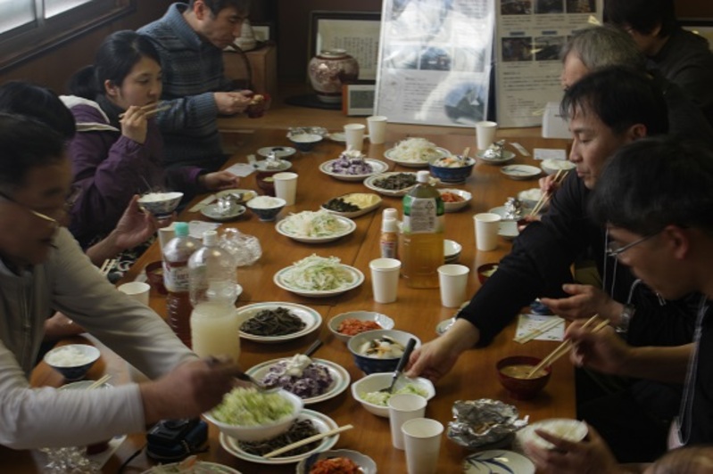 昼食会